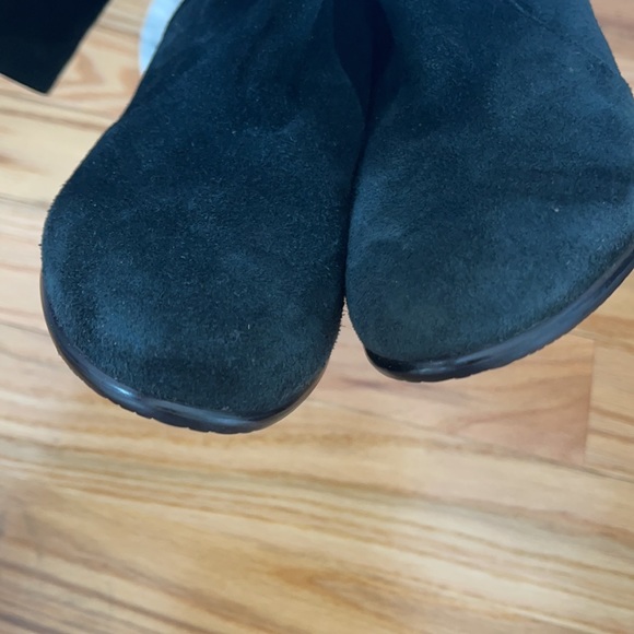 Suede under knee black boots - Picture 11 of 16